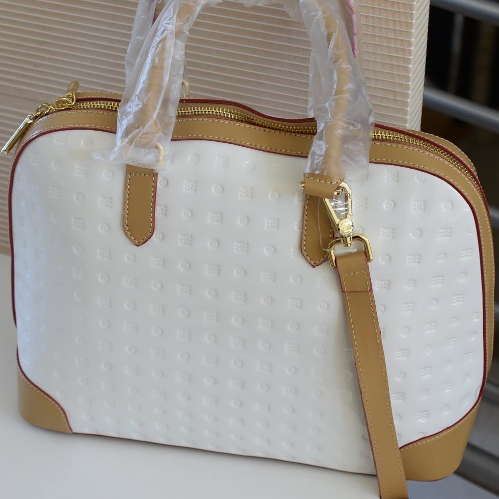 NEW! Arcadia dome satchel crossbody White Bag - Picture 11 of 16